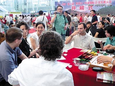 如何掌握细品岩茶滋味的技巧 如何掌握细品岩茶滋味的技巧